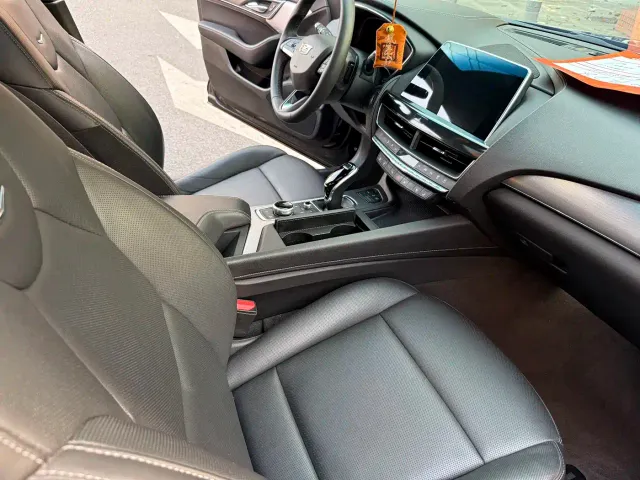 Cadillac CT5 — Фото автомобиля 21