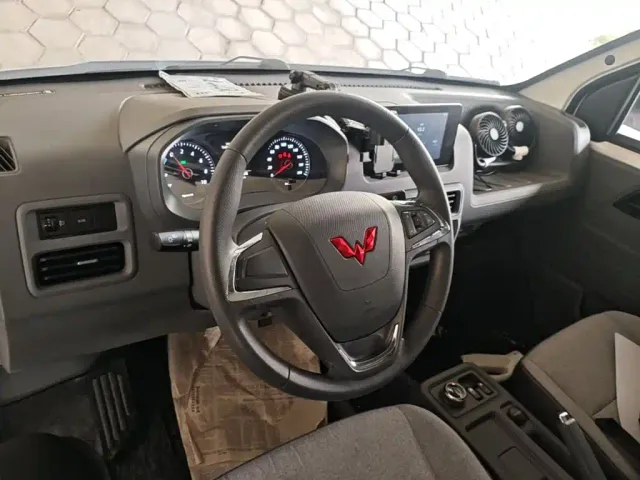 Wuling Yangguang — Фото автомобиля 10