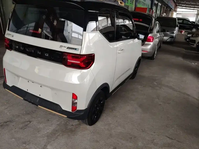 Wuling Hongguang Mini EV — Фото автомобиля 7