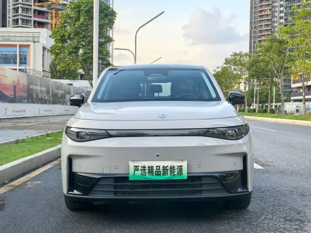 Leapmotor Leapmotor C10 2024 210 Smart Edition — Фото автомобиля 2