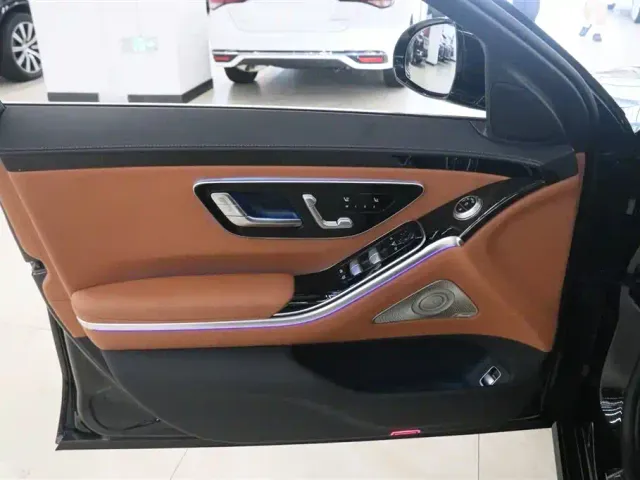 Mercedes-Benz S-Class — Фото автомобиля 16