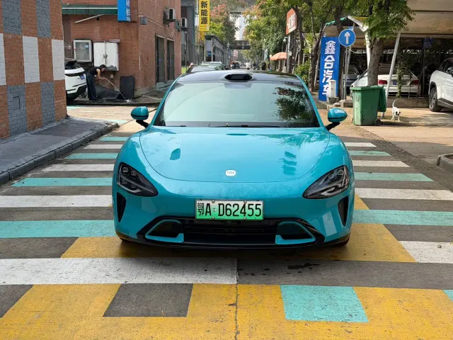 Xiaomi SU7 — Фото автомобиля 2