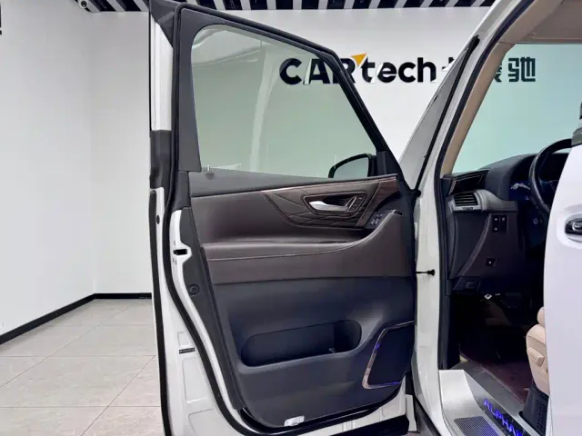 Toyota Alphard — Фото автомобиля 14