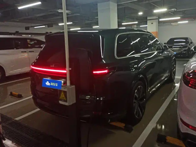 Li Auto L9 — Фото автомобиля 3