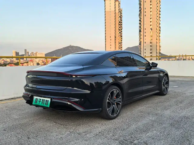IM Motors L7 — Фото автомобиля 15