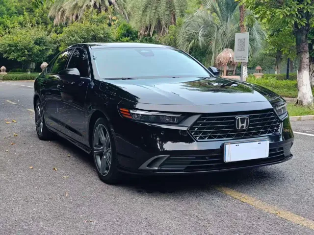 Honda Accord — Фото автомобиля 3