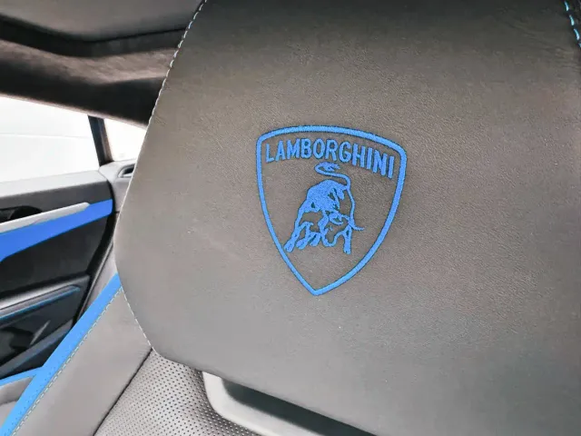 Lamborghini Urus — Фото автомобиля 14