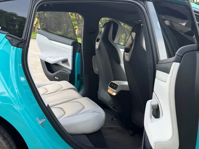 Xiaomi SU7 — Фото автомобиля 11