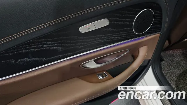 Mercedes-Benz E-Class — Фото автомобиля 15