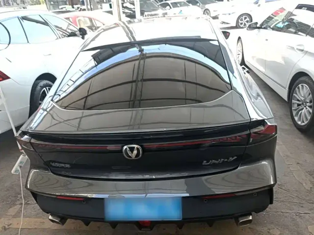 Changan UNI-V — Фото автомобиля 5