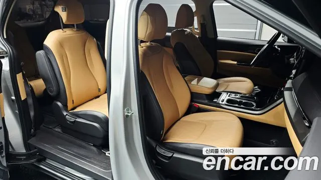 Kia Carnival Generation 4 — Фото автомобиля 13
