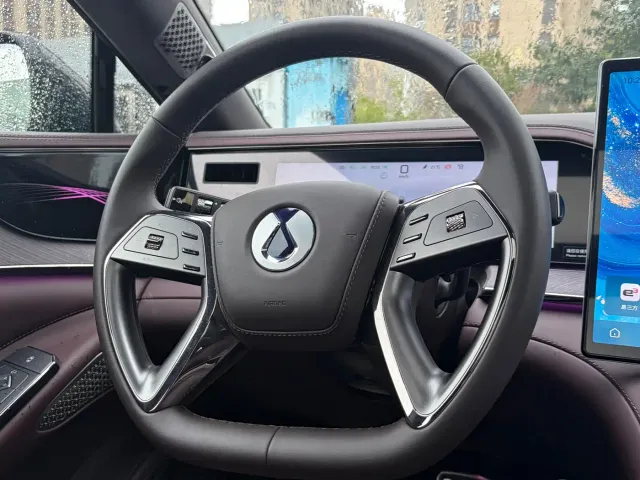 Denza Z9GT — Фото автомобиля 15