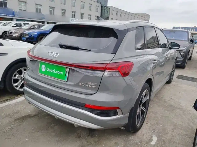 Audi Q4 e-tron — Фото автомобиля 6
