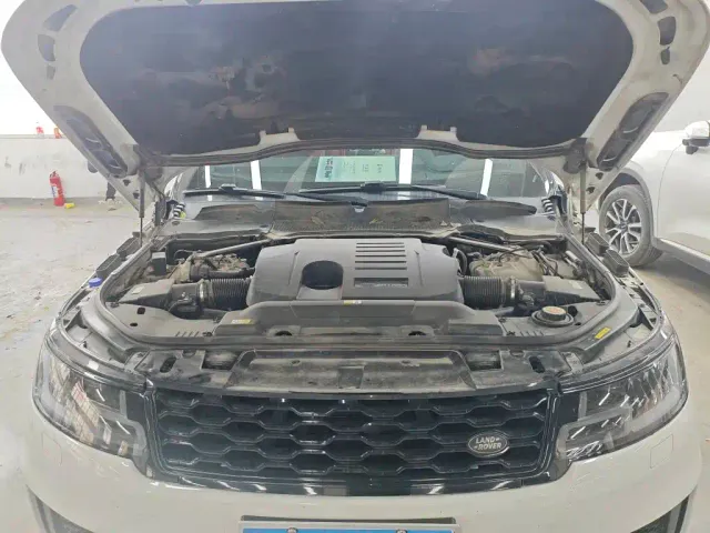 Land Rover Range Rover Sport — Фото автомобиля 11