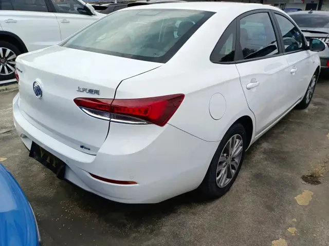 Buick Excelle — Фото автомобиля 16