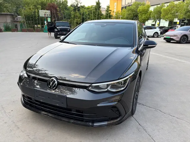 Фотография автомобиля — Volkswagen Golf