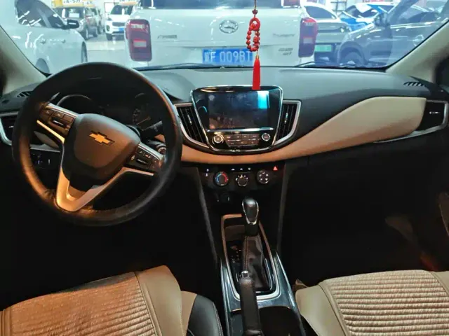 Chevrolet Monza — Фото автомобиля 12