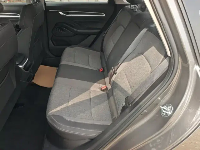 Geely Emgrand — Фото автомобиля 16