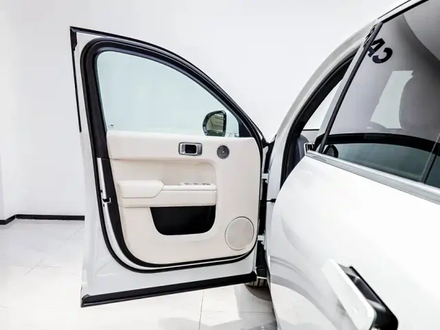 Li Auto L7 — Фото автомобиля 9