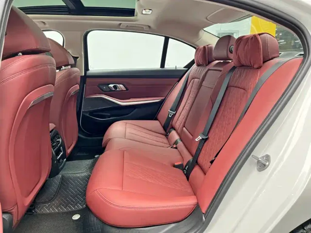 BMW 3 Series — Фото автомобиля 16