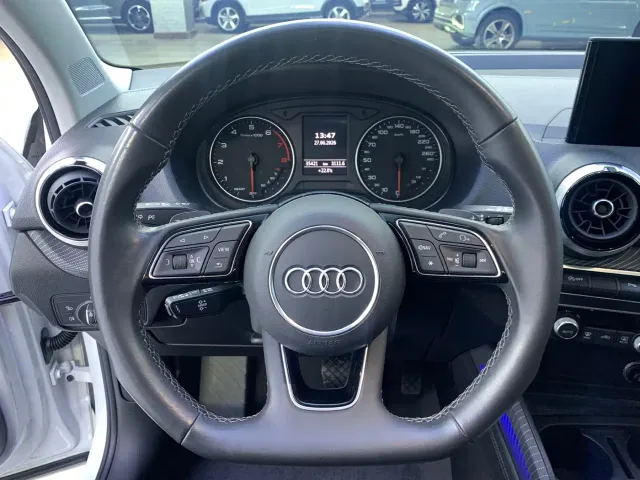 Audi Q2L — Фото автомобиля 6