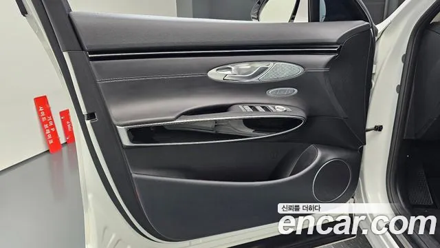 Genesis GV70 — Фото автомобиля 13