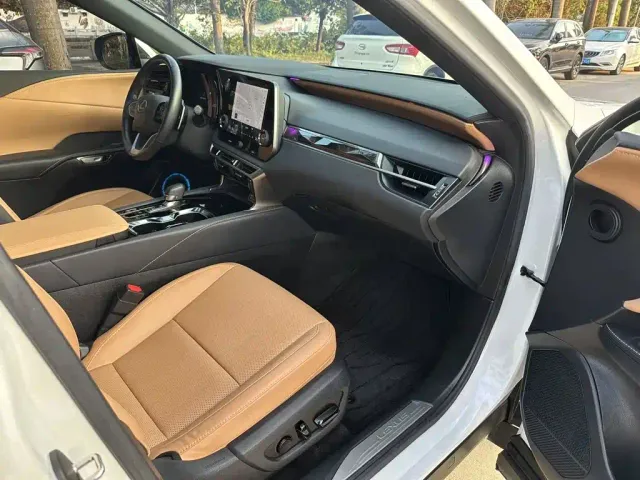 Lexus RX — Фото автомобиля 4