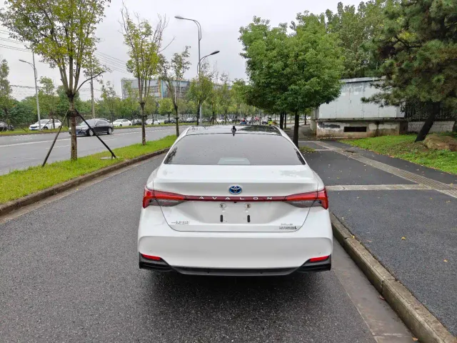 Toyota Avalon — Фото автомобиля 6