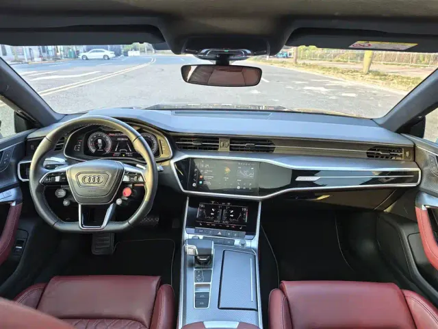 Audi A7L — Фото автомобиля 13