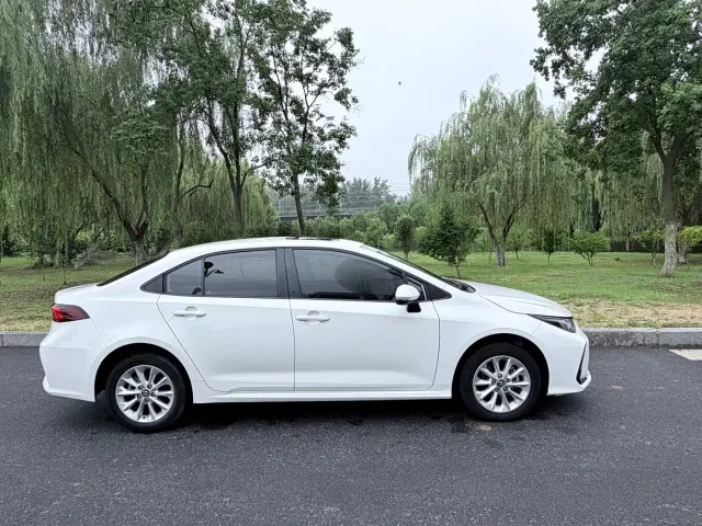 Toyota Corolla — Фото автомобиля 5