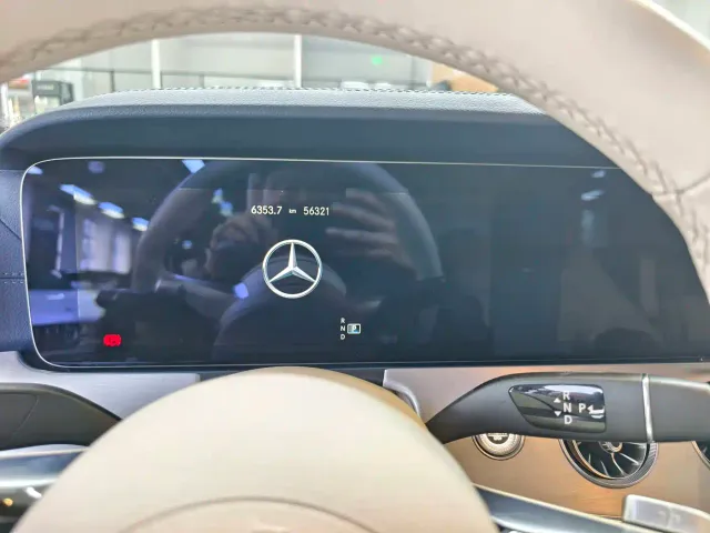 Mercedes-Benz E-Class — Фото автомобиля 10