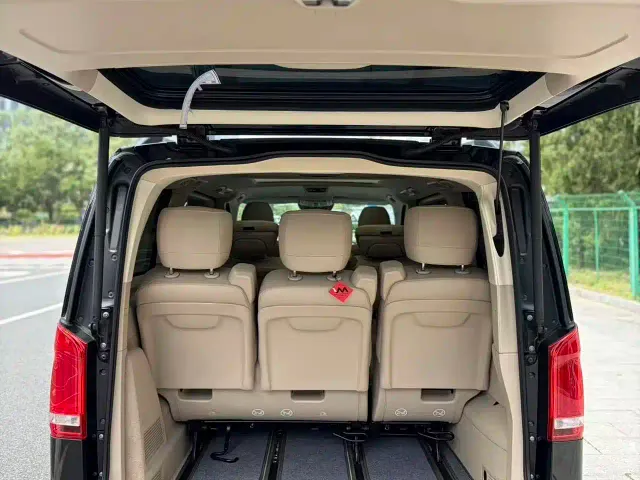 Mercedes-Benz V-Class — Фото автомобиля 19