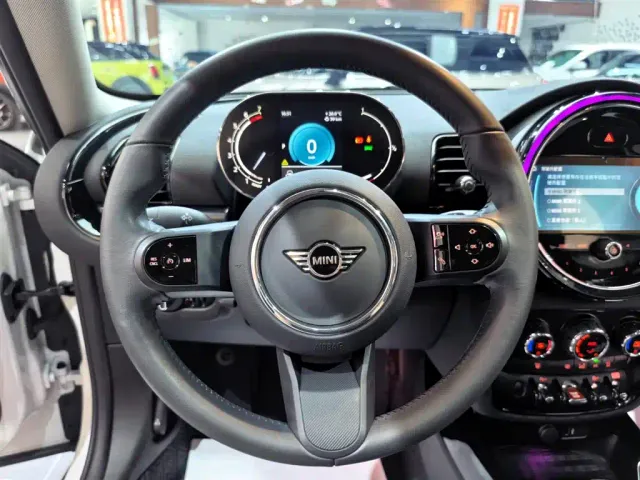 MINI Clubman — Фото автомобиля 8