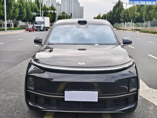 Li Auto L9 — Фото автомобиля 2