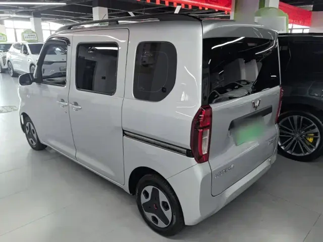 Wuling Zhiguang NEV — Фото автомобиля 4