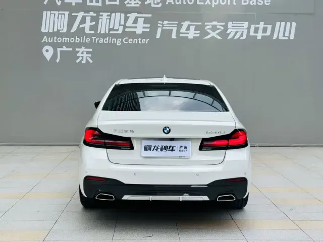 BMW BMW 5 Series 2022 Model Second Facelift 530Li Leading M Sport Package — Фото автомобиля 5