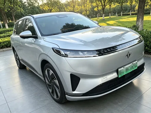 Dongfeng eπ 008 — Фото автомобиля 3
