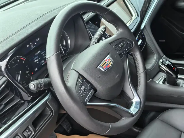 Cadillac XT6 — Фото автомобиля 2
