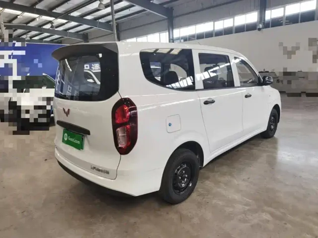 Wuling Hongguang — Фото автомобиля 6