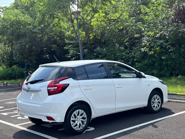 Toyota Vios FS — Фото автомобиля 15