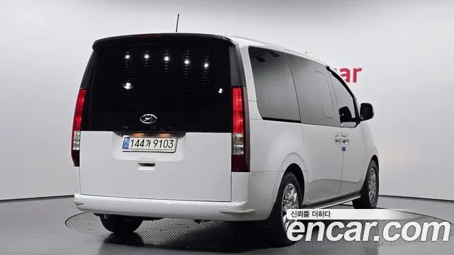 Hyundai Staria Staria 2WD автодом — Фото автомобиля 2