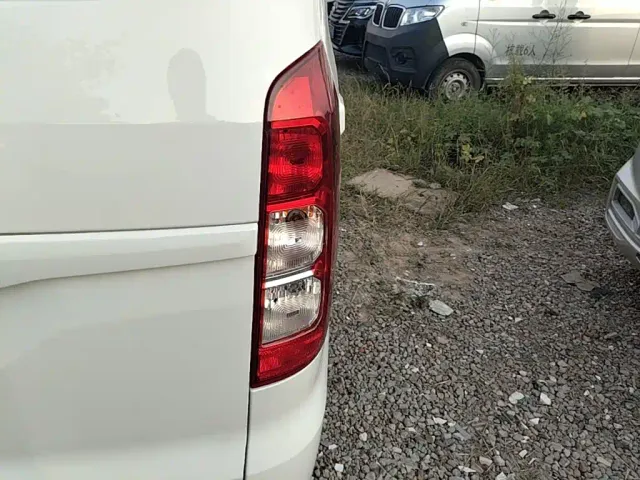 Wuling Hongguang V — Фото автомобиля 7