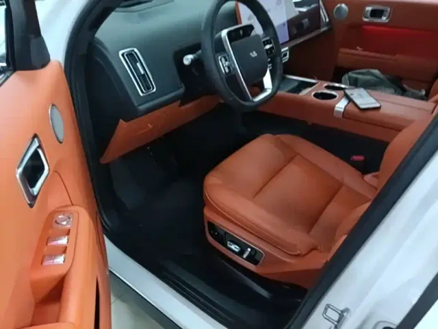 Li Auto L7 — Фото автомобиля 15