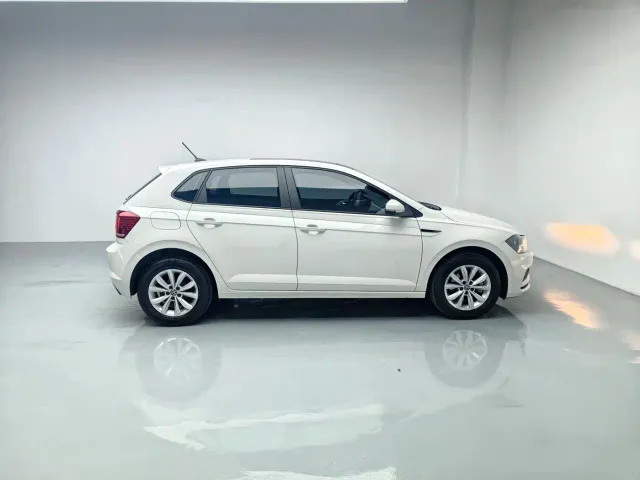 Volkswagen Polo — Фото автомобиля 8