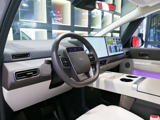 Li Auto MEGA — Фото автомобиля 10