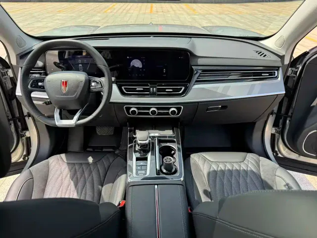 Hongqi HS5 — Фото автомобиля 25