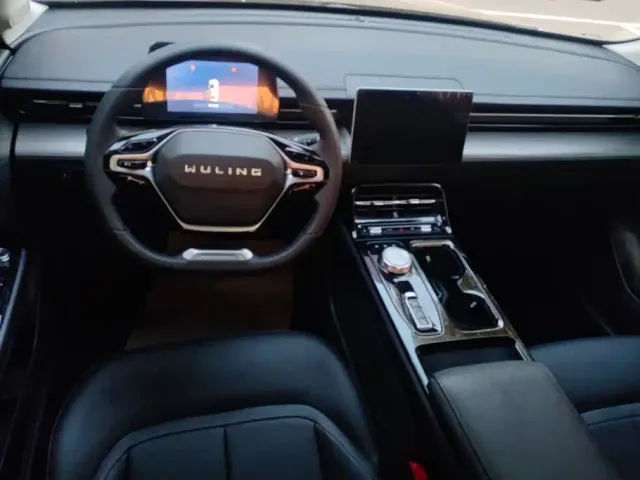 Wuling Starlight — Фото автомобиля 12