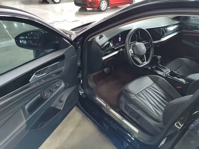 Volkswagen Passat — Фото автомобиля 15