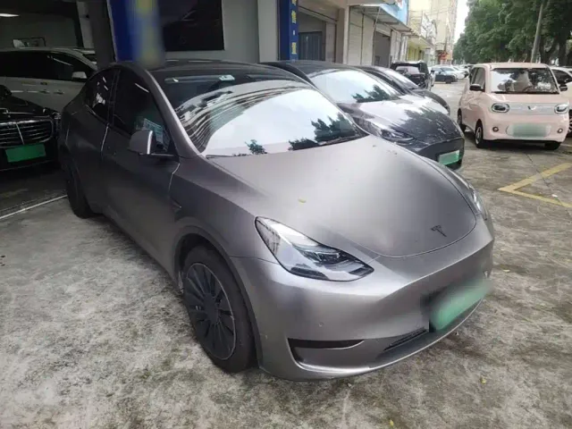 Tesla Model Y — Фото автомобиля 3