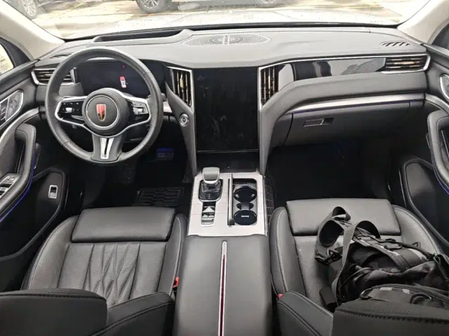 Hongqi HS7 PHEV — Фото автомобиля 9